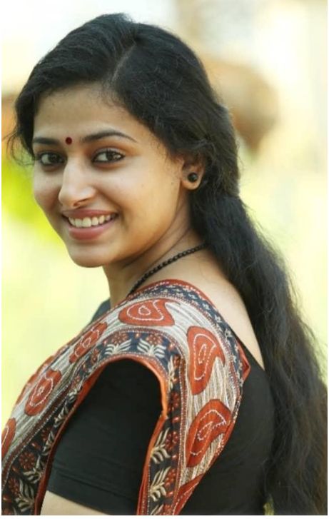 भारतीय दुल्हन संबंधी, Anu Sithara, Indian Woman, Indian Film, Beauty Images, Film Actress, Whatsapp Dp, Film Industry, Indian Beauty Saree