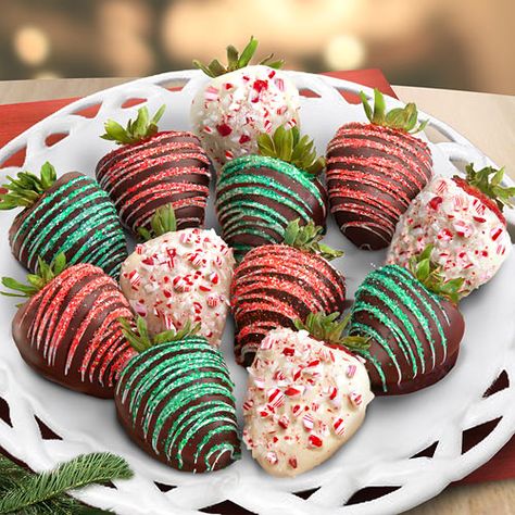 Christmas Chocolate Covered Strawberries, Christmas Strawberries, Dipped Treats, Christmas Strawberry, Decorating Chocolate, Chocolate Covered Strawberry Recipe, Strawberry Treats, Blackberry Syrup, Holguin