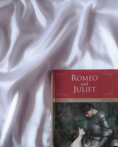 Romeo And Juliet Book Aesthetic, Romeo And Juliet Book, Romeo And Juliet Shakespeare, Juliet Shakespeare, 100 Books, 100 Books To Read, Book Aesthetics, 100 Book, Classic Literature