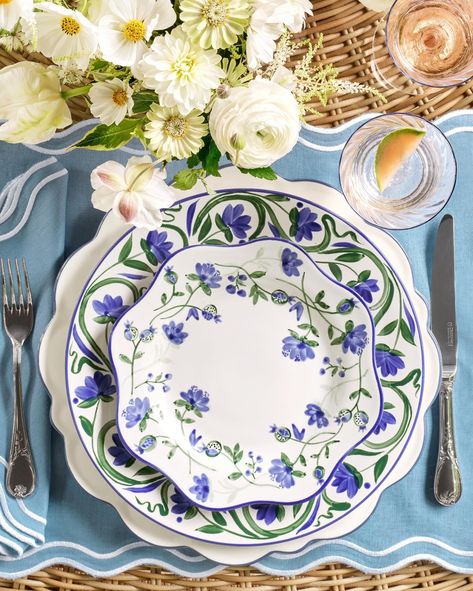 Designed in collaboration with style icon Aerin Lauder, this glazed stoneware collection features hand-painted blooms, flowering vines and scalloped silhouettes that layer beautifully. Microwavable and dishwasher safe, the pieces are durable enough for everyday use yet look equally at ease in special occasion settings. Colorful Tablescapes, Shelf Decorating, Blue Table Settings, Aerin Lauder, Garden Bouquet, Chic Lifestyle, Table Setting Inspiration, English Gardens, Setting The Table