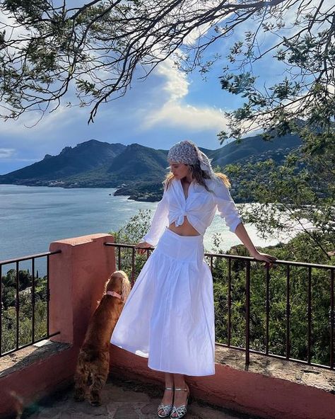 Chloe Lecareux 💙 on Instagram: "Little escape in south of France 🌞✨🐩 @comptoirdescotonniers #COMPTOIRlovers" Vacation Looks, Summer White, South Of France, White Summer, Chloe, Summer Fashion, Fashion Outfits, France, On Instagram