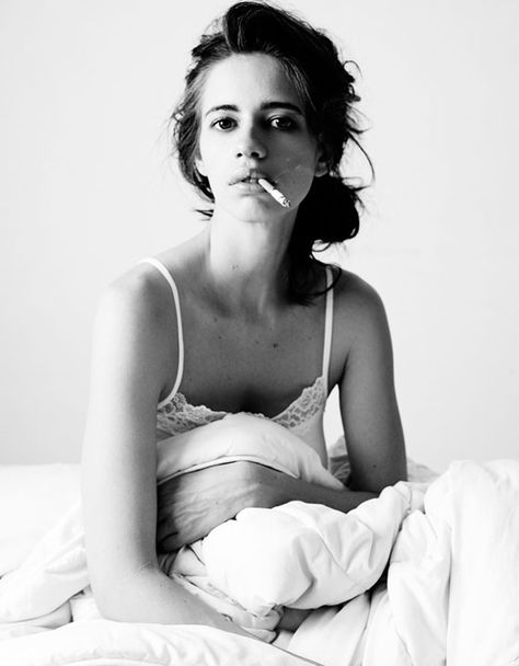 Kalki Koechlin Kalki Koechlin, Idol Worship, Bollywood Photos, Performance Artist, White Room, Black N White, Photography Portfolio, Powerful Women, Indian Fashion