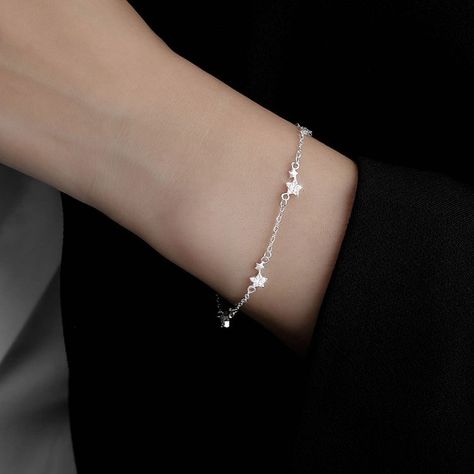 Cute Bracelet Aesthetic, Pretty Jewellery Bracelets, Silver Bracelets Aesthetic, Elegant Wedding Jewelry, Stars Bracelet, Elegant Wedding Party, Star Charm Bracelet, Silver Bracelet For Women, Ankle Bracelets Diy