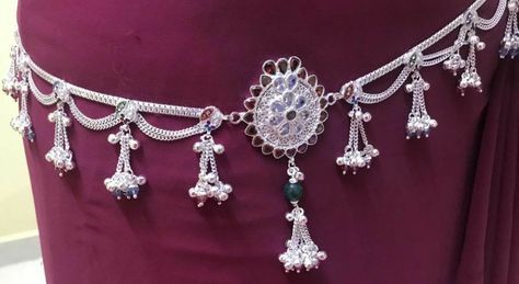 Kamarbelt Silver Kamarband, Kamarbandh Jewellery, Beat Wallpaper, Rajasthani Jewellery, Hip Chain, South Indian Bridal Jewellery, Silver Jewelry Accessories, Traditional Indian Jewellery, Waist Belts