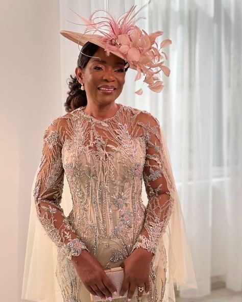 Formal Dress Designs, African Bride Dress, Mother Of The Bride Inspiration, Brides Mom Dress, Mother Of The Bride Hats, Lace Dress Classy, Understood The Assignment, African Bridal Dress, Mom Wedding Dress