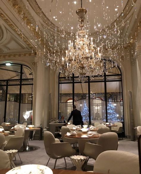 Expensive Restaurant Aesthetic, Restaurant Interior Aesthetic, Resturant Ideas Design Interiors, Luxury Restaurant Aesthetic, Aesthetic Restaurant Interior, Fancy Restaurant Aesthetic, Rich Restaurant, Restaurant Vibes, Luxury Restaurant Interior