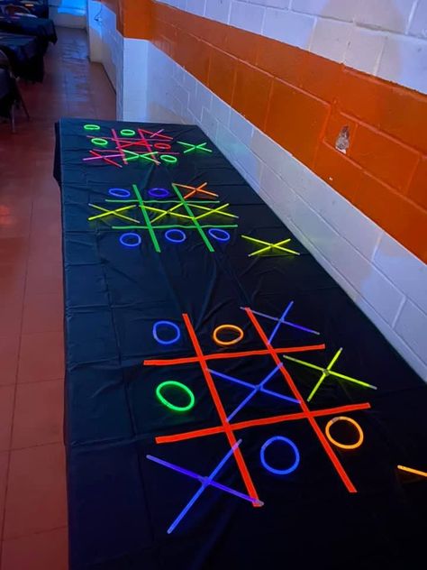 Black Light Decor Ideas, Glow In The Dark Decorations Parties, Neon Glow Party Food Ideas, Glow In The Dark Bingo, Mother Son Glow Party, Glow Party Snacks, Glow Stick Party Ideas, Glow Dance Party Ideas, Glow Party Activities