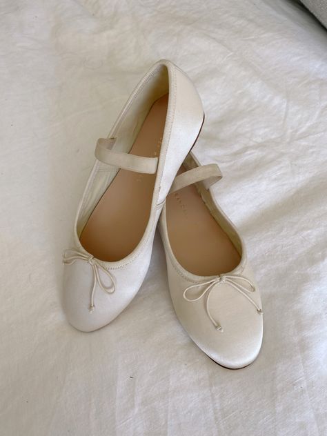 Ballet Flat Wedding Shoes, White Satin Ballet Flats, Comfy Wedding Shoes Ballet Flats, Platform Ballet Flats, White Flat Shoes Outfit, Cute Ballet Flats, Future Astetic, Ballet Shoe Flats, White Ballet Flats Outfit