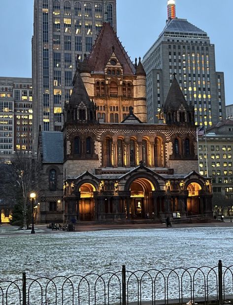 Boston Buildings, Boston Back Bay, Boston In The Fall, Boston Bucket List, Boston Aesthetic, Massachusetts Travel, Living In Boston, Boston Mass, Boston Things To Do