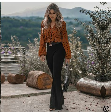 Flare Jeans Professional Outfit, Elegante Casual, Pinterest Fashion, Professional Outfits, Business Casual Outfits, Work Attire, Elegant Outfit, Fall Winter Outfits, Look Chic