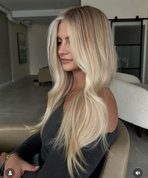 Blonde With Shadow Roots, Wet Balayage, Effortless Blonde, Shadow Root Blonde, Root Shadow, Blonde Hair With Roots, Fall Blonde Hair, Bright Blonde Hair, Hair Shadow