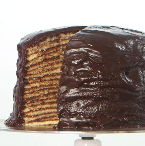 This 18-Layer Chocolate Cake Has A Rich Southern History Layer Chocolate Cake, Vintage Pasta, Cake With Chocolate Frosting, Weight Watcher Desserts, Cookies Cupcake, Dessert Halloween, How To Stack Cakes, Low Carb Dessert, Chocolate Layer Cake