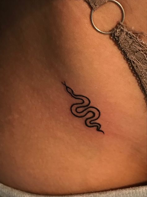 Snake Tattoos Small Simple, Basic Snake Tattoo, Easy Medusa Tattoo, Easy Snake Tattoo, Snake Outline Tattoo, Small Snake Tattoo Design, Minimalist Snake Tattoo Simple, Dainty Snake Tattoo, Tiny Snake Tattoo