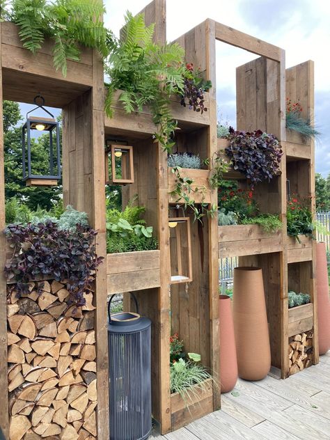 Garden Screen Solutions – Le Jardinet Hiding Bins In Garden, Outdoor Shelving Ideas, Privacy Garden Ideas, Cool Garden Ideas, Space Saving Garden, Protected Garden, Wall Planter Ideas, Wall Garden Ideas, Greenhouses Ideas