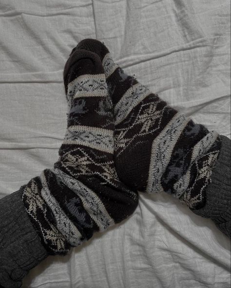 Winter Aesthetic Cozy, Christmas Minimalist, Fall Socks, Socks Aesthetic, Cosy Socks, Dr Shoes, Aesthetic Cozy, Socks Christmas, Cozy Socks