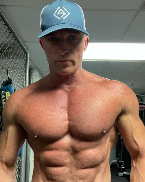 Steve Burton on Instagram: “Can’t wait to be back in the gym full time. You don’t realize the affect it has ..not only physically but mentally until you can’t go.…” Steve Burton Selfie, Steve Burton, Kevin Costner, In The Gym, Muscle Fitness, Muscle Men, Full Time, The Gym, Muscles