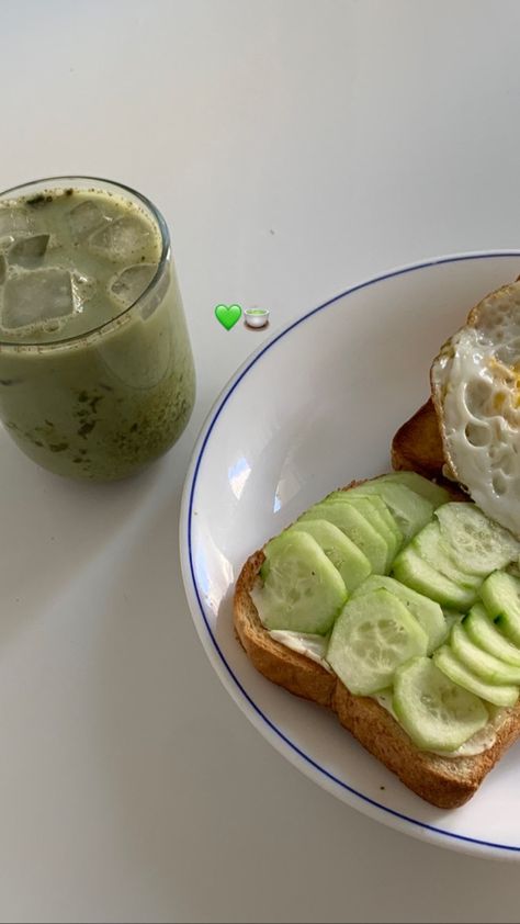 #aesthetic #matcha #recipe #breakfastideas #summerrecipes Light Breakfast Aesthetic, Matcha Breakfast Aesthetic, Matcha Breakfast, Aesthetic Matcha, Matcha Aesthetic, Breakfast Aesthetic, Healthy Lunch Snacks, Light Breakfast, Food Motivation