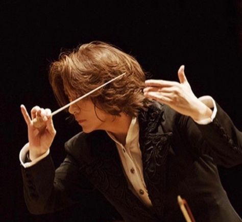 Holding Mic Reference Pose, Conductor Pose Reference Drawing, Magic Casting Pose Reference, Wand Poses, Conductor Pose, Teacher Reference, Orchestra Conductor, Hands Photos, Anatomy Poses