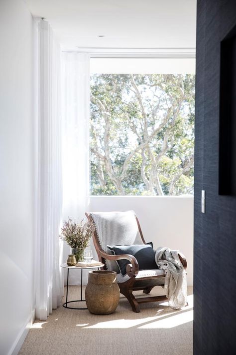 This sunny corner in the main bedroom features an easy chair upholstered in a Dedar fabric from South Pacific Fabrics. Heerenhuis 'Nimbus II' side table, Spence & Lyda. Basket, Orient House. Sisal flooring, The Natural Floorcovering Centres. Beach House Decor Living Room, Beach House Room, Beach Home Interiors, Coastal Luxe, Beach House Furniture, Beach House Interior Design, Tropical Home Decor, Modern Beach House, Beach House Interior