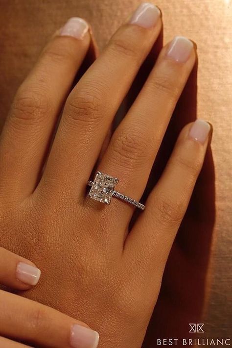 Solitaire Diamond Engagement Rings, Solitaire Diamond Ring Women, Woman Diamond Ring, White Gold Rings For Women Unique, Engagement Rings Women Gold, Engagement Rings Women Diamonds, White Engagement Rings, Woman Ring Design, Diamond Solitaire Rings For Women