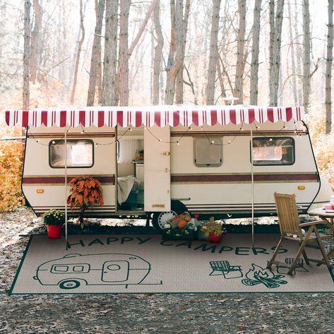 Rv Remodeling, Christmas Camper, Outdoor Meals, Glamper Camper, Straw Rug, Camping Rug, Alternative Housing, Nomad Life, Window Planters