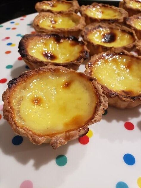 Pasteis de Nata Nata Recipe, Natas Recipe, Easy Treats To Make, Custard Tart, Custard Filling, Swiss Roll, Pies & Tarts, Lemon Peel, Muffin Tin