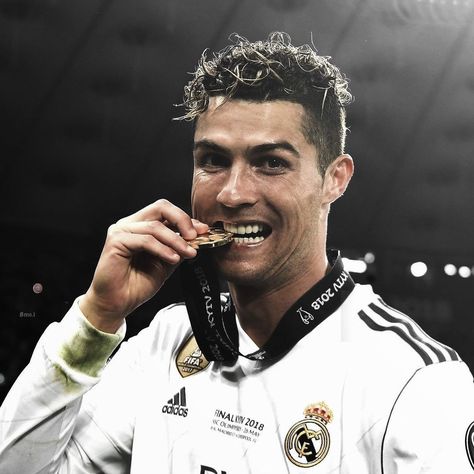 Crstiano Ronaldo Icon, Cristiano Ronaldo Iconic Photos, Ronaldo Widget, Real Madrid Widget, Cristiano Ronaldo Icon, Cr7 Icons, Cr7 Real Madrid, Ronaldo Champions League, Chivas Wallpaper