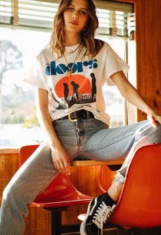 70s Women, Vintage Band Tees, Thrift Fashion, Hip Hop Rap, Tshirt Outfits, Tee Outfit, Grunge Style, Mode Inspiration, Oversized Tee