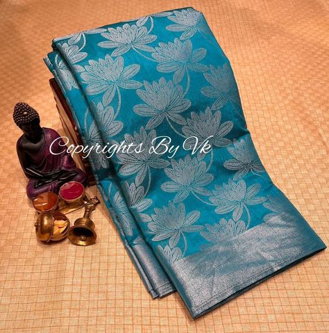 New Saree Designs, Crepe Silk Sarees, Silk Sarees With Price, South Indian Sarees, Bridal Silk Saree, Blouse Hand Designs, Embroidered Blouse Designs, Antique Gold Jewelry, Indian Saree