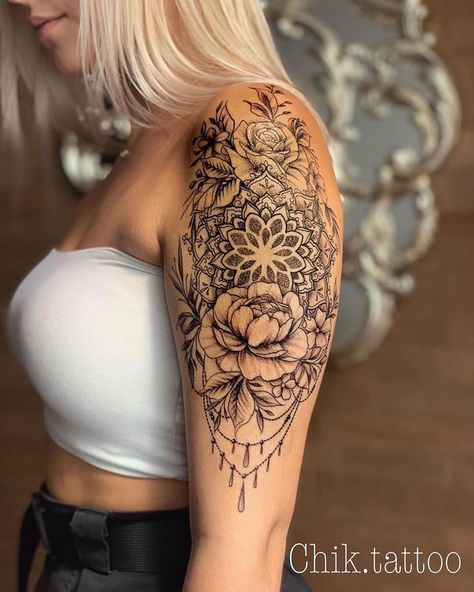 6,374 curtidas, 22 comentários - Superb Tatts (@superb.tatts) no Instagram: “💕💛💜 - turn on the notifications for daily updates • Tag someone who like the art of tattooing…” Floral Tattoo Shoulder, Beautiful Flower Tattoos, Tattoos For Women Flowers, Floral Tattoo Sleeve, Shoulder Tattoos For Women, Sleeve Tattoos For Women, Flower Tattoo Designs, Popular Tattoos, Rose Tattoos