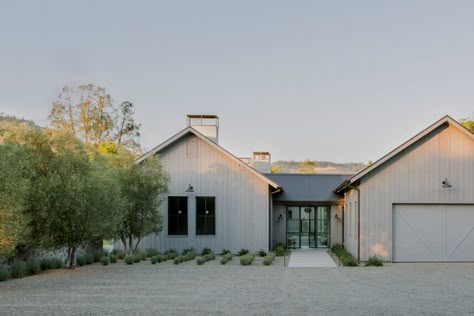 Farmhouse Architecture, Wine Country California, Farmhouse Exterior, Outdoor Retreat, California Homes, Napa Valley, Architect Design, Pool Houses, Barn House