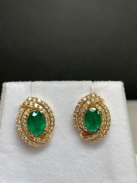 Emerald And Diamond Earrings, Purple Sapphire Ring, La Crosse, Earrings Design, Purple Sapphire, Party Earrings, Emerald Earrings, Green Gemstones, Brilliant Diamond