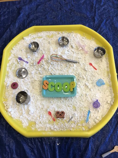 Tuff Tray Ideas Toddlers, Community Helpers Preschool Activities, Food Planning, Tuff Spot, Tuff Tray, Tray Ideas, Community Helpers, Messy Play, Loose Parts