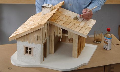 Bauplan: Bauern-Krippe: Schritt 36 von 42 Wooden Garden Ornaments, Cardboard Box Houses, Christmas Crib Ideas, Nativity Scene Display, Furniture Store Design, Furniture Design Sketches, Furniture Painting Techniques, Popsicle Stick Crafts, Box Houses