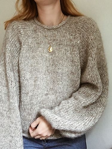 Ravelry: Sweater No. 6 pattern by My Favourite Things Strikkeopskrift Oversize Sweater, Sweater Ideas, Amazing Crochet, Simple Sweaters, Raglan Sweater, I Cord, My Favourite Things, Looks Street Style, Sweater Knitting Patterns