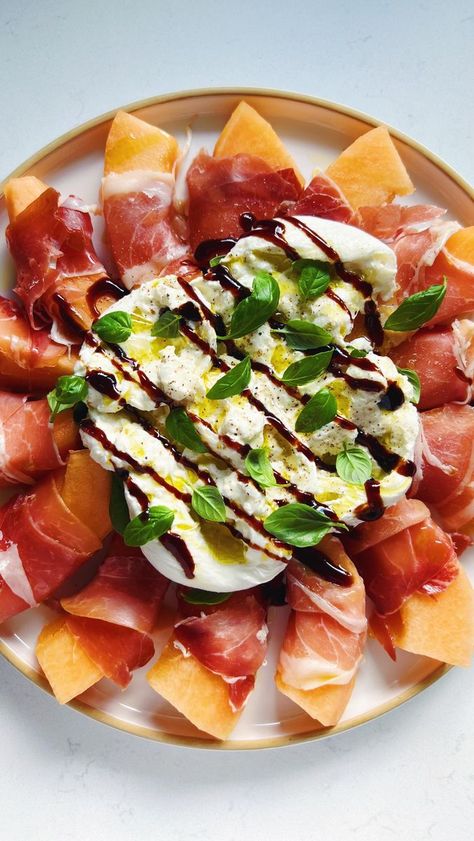 Melon Prosciutto Burrata, Prosciutto Wrapped Cantaloupe, Procuitto And Melon, Melon Wrapped In Prosciutto, Rockmelon And Prosciutto, Melon With Prosciutto, Prosciutto And Melon Appetizers, Prociutto Appetizers Melon, Proscuitto Cantaloupe