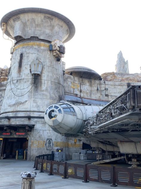 Sharing my experience and what to expect riding Galaxy's Edge Millennium Falcon at Disneyland Park.  What an experience! Millennium Falcon: Smuggler's Run I won't forget the first time I walked into Star Wars Galaxy's Edge and Saw the Millennium Falcon.  Full disclosure, I am not even a massive Star Wars fan and it blew me away.  The details are jaw dropping, you really can't stop staring at it.  Chances are you'll miss the entrance to Smuggler's Run because you eyes are glued on the Falcon.  Be Star Wars Land, Disneyland Star Wars, Picky Palate, Star Wars Galaxy's Edge, Star Wars Galaxy, Disney's Hollywood Studios, Disneyland Tips, Star Tours, Galaxy's Edge