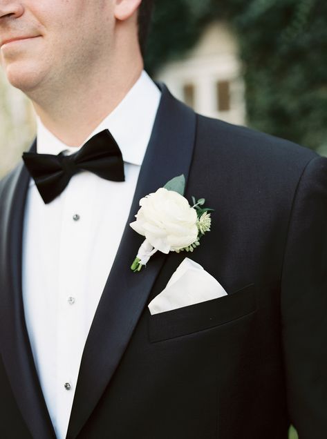 White ranunculus boutonniere, classic groom boutonniere, black bowtie groom, inn at barley sheaf farm, inn at barley sheaf wedding Classic White Boutonniere, Classic Boutonniere Wedding, Groomsman Boutonniere White, Mens White Boutineers, Black Tie Boutonniere, Wedding Groomsmen Boutonnieres, Boutineer Ideas Wedding Simple, White Peony Boutonniere, Mens Boutineers Wedding White