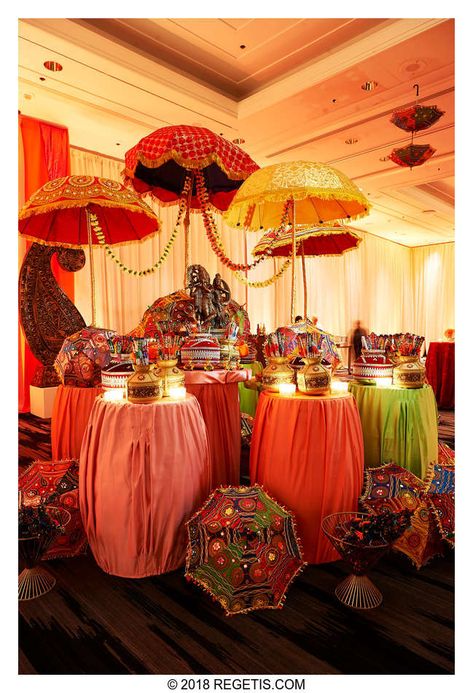 Wedding Garba Decorations, Garba Wedding Decor, Dandiya Night Decoration Ideas, Dandiya Decoration For Navratri, Dandiya Night Decoration, Garba Night Decorations, Garba Decoration Ideas Navratri, Garba Decoration Ideas, Ma Ambe