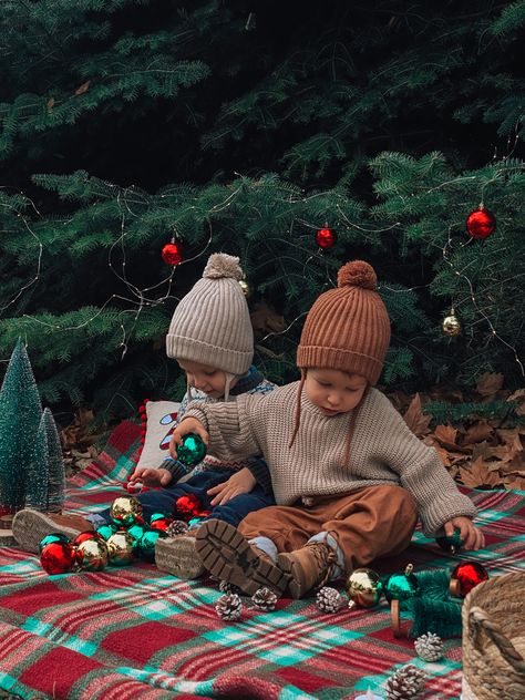 Baby boy winter outfit zara kids Christmas Photoshoot Baby Boy, Brothers Christmas Photos Boys, Toddler Christmas Pictures, Toddler Christmas Photos, Baby Boy Winter Outfits, Toddler Pictures, Brother Christmas, Xmas Outfits, Outfit Zara