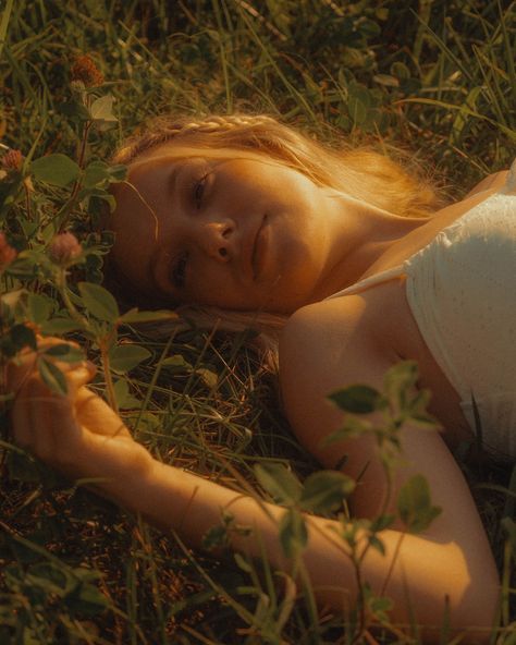 This shoot was so dreamy and fun to capture let me know your favorite! Dreamy Nature Photography, Soft Dreamy Photography, Dreamy Aesthetic Photoshoot, Dreamy Photography Aesthetic, Fairy Aesthetic Photoshoot, Nature Core Aesthetic, Photography Inspo Aesthetic, Serene Photography, Photoshoot Ideas For Instagram