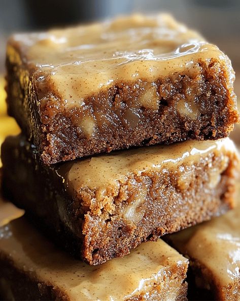 Gooey Maple Cinnamon Blondies – Warm, Chewy, and Delicious Maple Walnut Bars, Maple Walnut Blondies, Maple Brownies Recipe, Maple Squares, Chai Blondies, Christmas Blondies, Cinnamon Brownies, Maple Bars Recipe, Maple Blondies