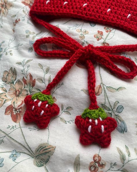 custom crochet strawberry hat 🍓 I love those little strawberry stars omg [ crochet, strawberry hat, diy, small business, kitty beanie, crochet cat beanie ] Strawberry Headband Crochet, Strawberry Cat Beanie Crochet, Cat Strawberry Hat, Strawberry Bee Crochet, Strawberry Cat Crochet, Cat Beanie, Crochet Strawberry, Custom Crochet, Crochet Cat