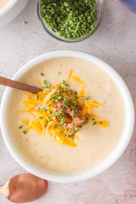 Dutch Oven Potato Soup is like a warm hug in a bowl. Its velvety texture, rich flavor, and simplicity are just a few reasons why everyone adore this timeless favorite. Perfect for a busy weeknight or a lazy weekend at home, this yummy comfort food is sure to please every member of the family. Dutch Oven Loaded Potato Soup, Dutch Oven Soup Recipes Healthy, Soups In Dutch Oven, Dutch Oven Soups And Stews, Dutch Oven Easy Recipes, Potato Soup Dutch Oven, Dutch Oven Potato Soup, Dutch Oven Soups, Healthy Dutch Oven Recipes