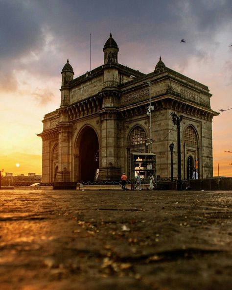 Gateway Of India Mumbai, Mumbai Tour, Gateway Of India, Mumbai Street, Mumbai Street Food, Gate Way, Beautiful Sites, Beautiful Locations Nature, Hill Station