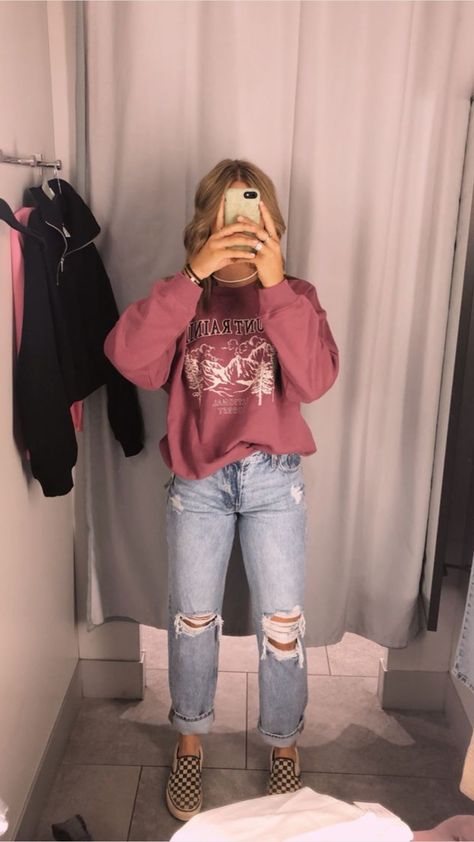 #myfirstshuffle Mom Jeans Outfit Western, Mom Jeans Western Outfit, Punchy Outfits For School, Western Mom Jeans Outfit, Trendy Country Outfits, Simple Western Outfits For School, Cute Casual Western Outfit, Casual Punchy Outfits, Western Comfy Outfits