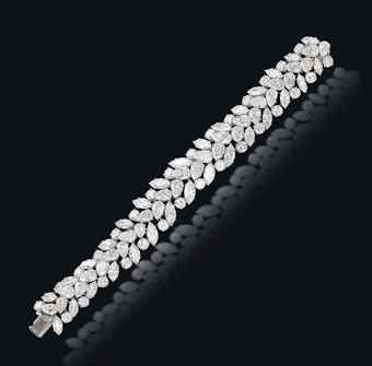 Diamond bar bracelet