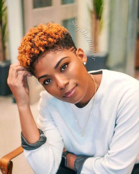 From tapered haircuts to teeny weeny afros, fades and bald hairstyles. Here’s 50 short haircut & hairstyle ideas for Black women. Pinterest Short Hairstyles, Natural Hair Haircuts, Short Natural Haircuts, Tapered Natural Hair, Natural Hair Cuts, Natural Hair Short Cuts, Tapered Haircut, Short Hair Black, Natural Black Women