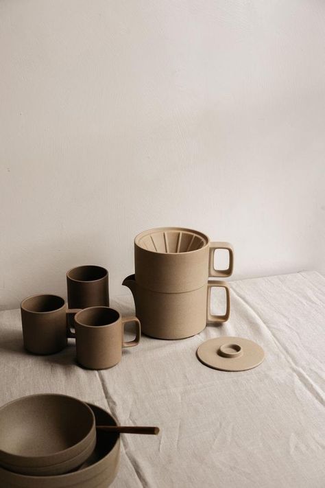 Simple Plates, Hasami Porcelain, Japanese Tableware, Coffee Dripper, Modern Japanese, Shop Home Decor, Porcelain Teapot, Decoration Furniture, Traditional Styles