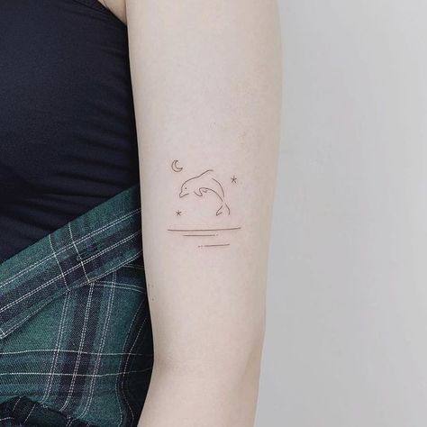 Fine Line Tattoo Ideas, Mom Daughter Tattoos, Printable Tattoos, Girl Thigh Tattoos, Line Tattoo Ideas, Dolphins Tattoo, Fine Line Tattoo, Line Tattoo, Line Art Tattoos